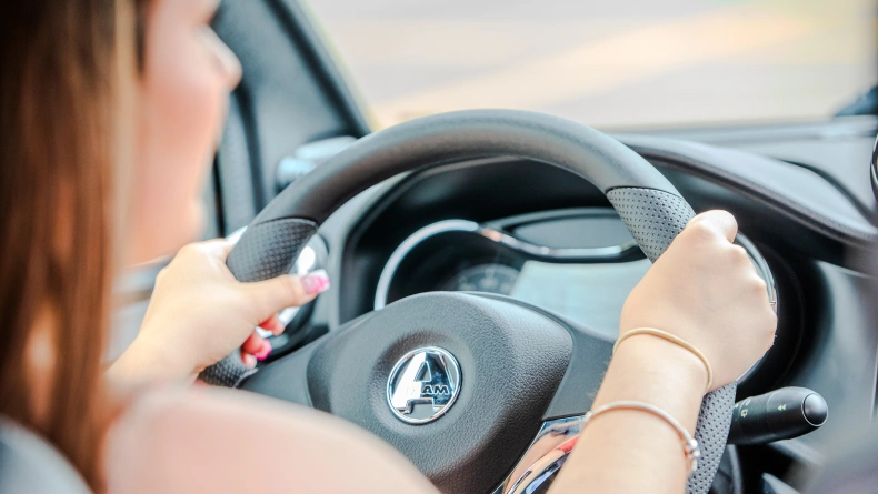 Autovehicule care pot fi conduse de la 16 ani cu permis B1 - Coup&eacute; CUTSPO_DETZ_BLC_JPG.jpg