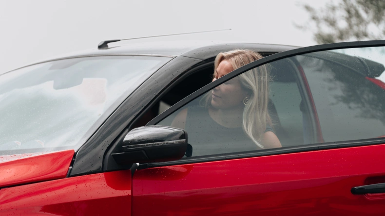 Autovehicule care pot fi conduse de la 16 ani cu permis B1 - e Coup&eacute; SITU_ECOUPG_RED_PNG (12).jpg