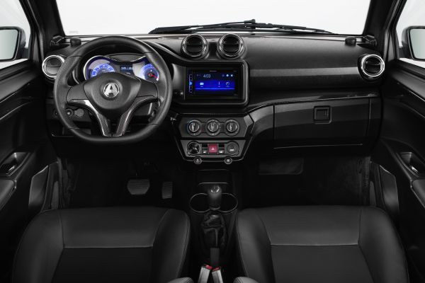 Autovehicule care pot fi conduse de la 16 ani cu permis B1 - e Coupé Panou de bord negru